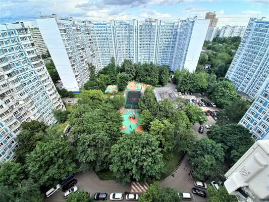 Продам трехкомнатную (3-комн.) квартиру, Осенний б-р, 20к1, Москва г