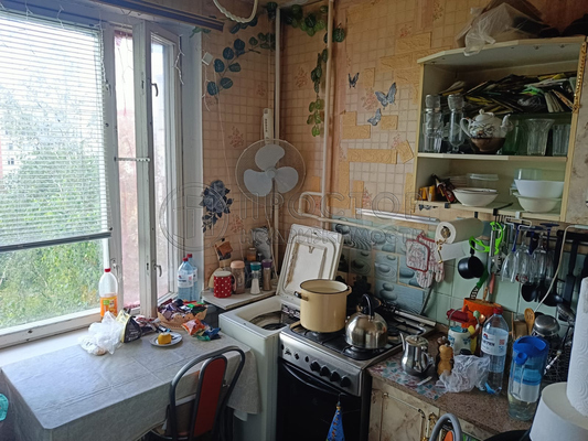 Продам трехкомнатную (3-комн.) квартиру, Молдагуловой ул, 30, Москва г