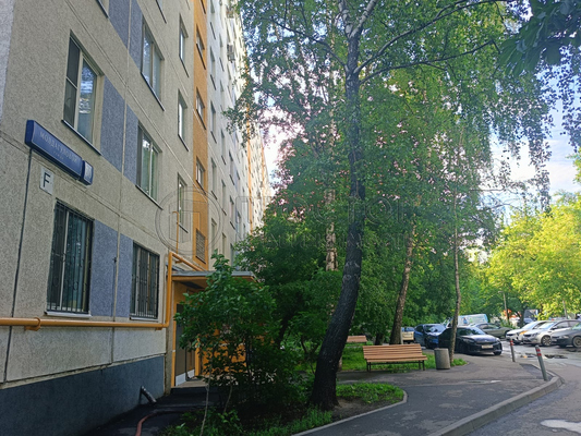 Продам трехкомнатную (3-комн.) квартиру, Молдагуловой ул, 30, Москва г