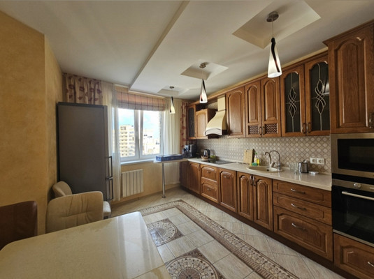 Продам трехкомнатную (3-комн.) квартиру, Калинина ул, 2, Ступино г