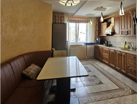 Продам трехкомнатную (3-комн.) квартиру, Калинина ул, 2, Ступино г