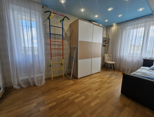 Продам трехкомнатную (3-комн.) квартиру, Калинина ул, 2, Ступино г