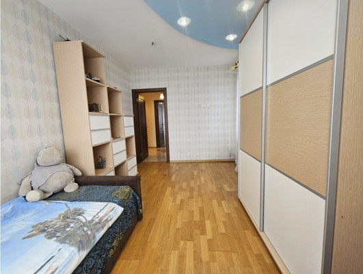 Продам трехкомнатную (3-комн.) квартиру, Калинина ул, 2, Ступино г