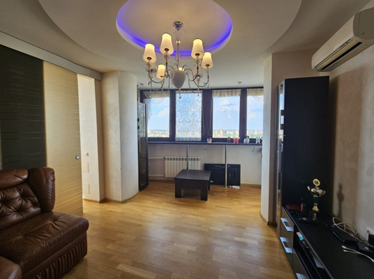 Продам трехкомнатную (3-комн.) квартиру, Калинина ул, 2, Ступино г