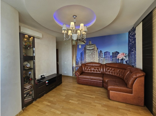 Продам трехкомнатную (3-комн.) квартиру, Калинина ул, 2, Ступино г