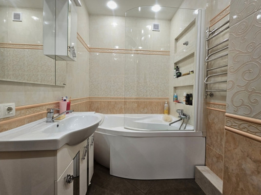 Продам трехкомнатную (3-комн.) квартиру, Калинина ул, 2, Ступино г