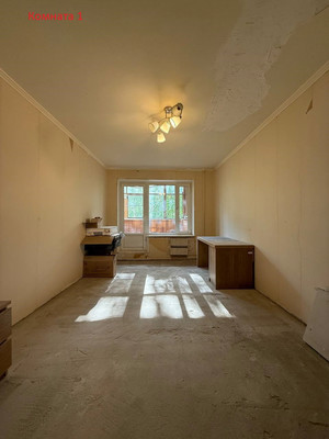 Продам трехкомнатную (3-комн.) квартиру, Белая ул, 18, Андреевка рп