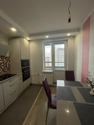 Продам двухкомнатную (2-комн.) квартиру, Авиаторов Балтики пр-кт, 7, Мурино п