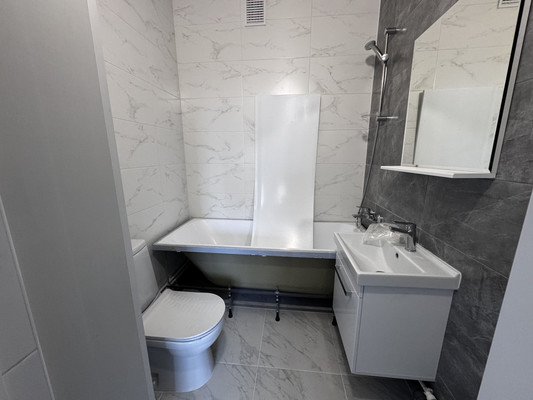 Продам трехкомнатную (3-комн.) квартиру, Светлановский пр-кт, 14к1, Санкт-Петербург г
