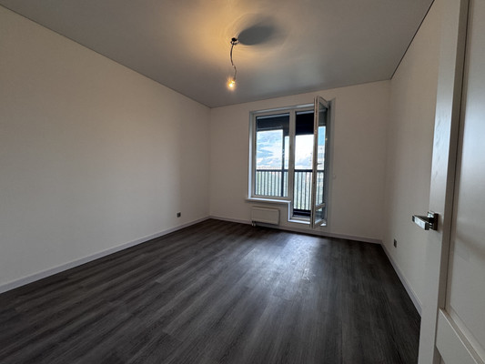 Продам трехкомнатную (3-комн.) квартиру, Светлановский пр-кт, 14к1, Санкт-Петербург г