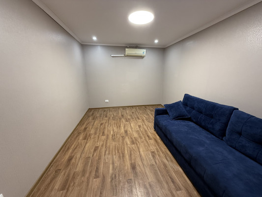 Продам однокомнатную (1-комн.) квартиру, Кирова ул, 104, Ялта г