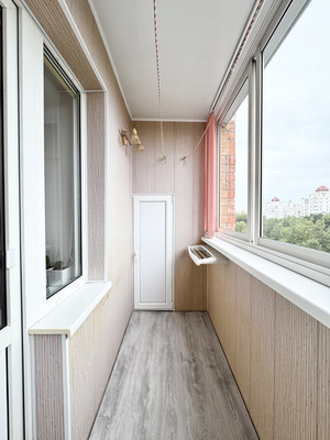 Продам трехкомнатную (3-комн.) квартиру, Брянского Фронта ул, 12, Брянск г