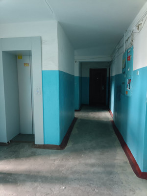 Продам трехкомнатную (3-комн.) квартиру, Брянского Фронта ул, 12, Брянск г