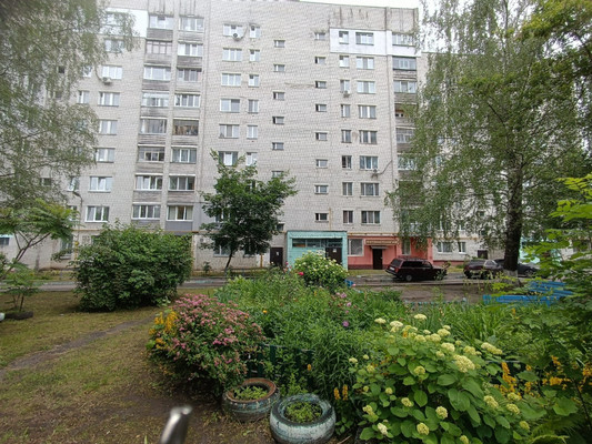 Продам трехкомнатную (3-комн.) квартиру, Брянского Фронта ул, 12, Брянск г