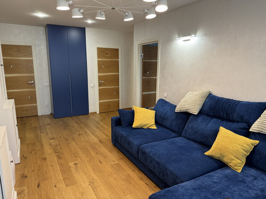 Продам трехкомнатную (3-комн.) квартиру, Фикрята Табеева ул, 3, Казань г
