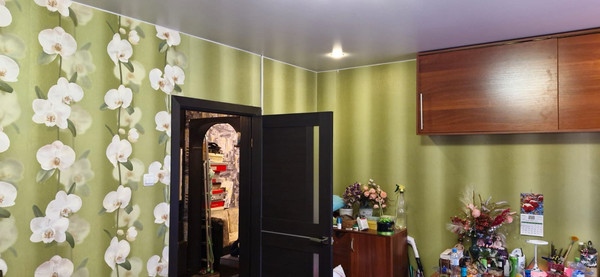 Продам трехкомнатную (3-комн.) квартиру, Ленинский пр-кт, 100к2, Санкт-Петербург г