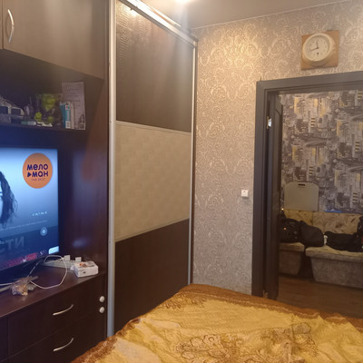Продам трехкомнатную (3-комн.) квартиру, Ленинский пр-кт, 100к2, Санкт-Петербург г