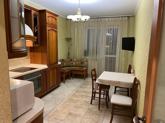 Продам двухкомнатную (2-комн.) квартиру, Молодежная ул, 36А, Химки г