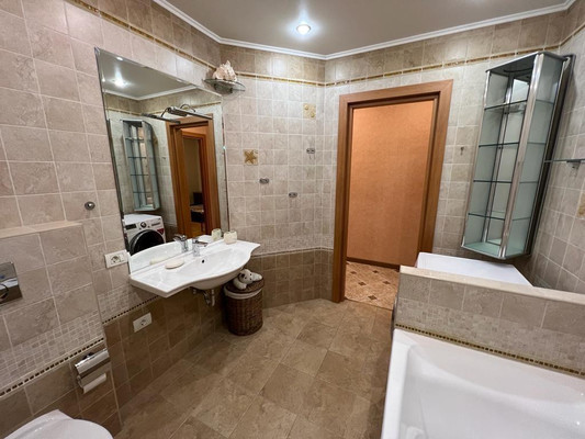 Продам двухкомнатную (2-комн.) квартиру, Молодежная ул, 36А, Химки г