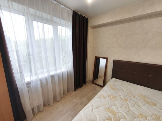 Продам двухкомнатную (2-комн.) квартиру, Семафорная ул, 321, Красноярск г