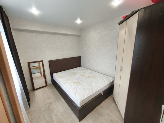 Продам двухкомнатную (2-комн.) квартиру, Семафорная ул, 321, Красноярск г