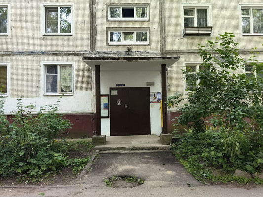 Продам двухкомнатную (2-комн.) квартиру, Дмитровская ул, 23, Базарово д