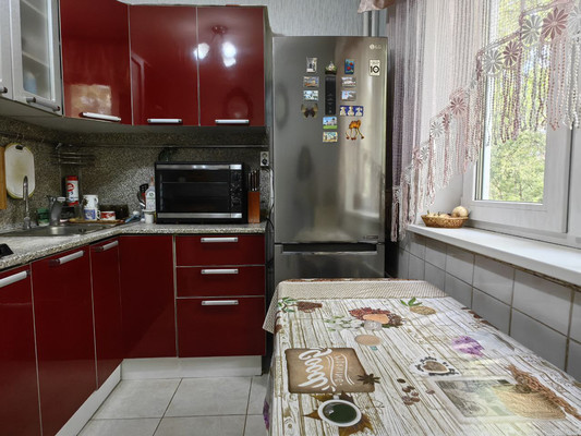 Продам двухкомнатную (2-комн.) квартиру, Дмитровская ул, 23, Базарово д