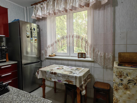Продам двухкомнатную (2-комн.) квартиру, Дмитровская ул, 23, Базарово д