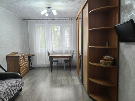 Продам двухкомнатную (2-комн.) квартиру, Дмитровская ул, 23, Базарово д