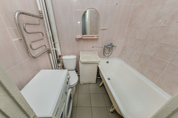 Продам однокомнатную (1-комн.) квартиру, Дзержинского ул, 18, Челябинск г