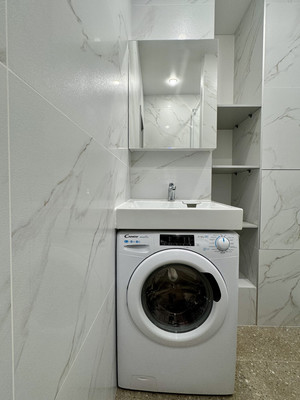 Продам двухкомнатную (2-комн.) квартиру, Эйнштейна б-р, 5к5, Новоивановское рп