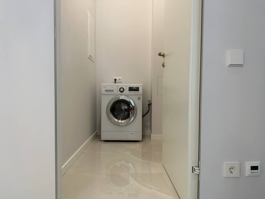 Продам трехкомнатную (3-комн.) квартиру, Дмитровка Б. ул, 28, Москва г