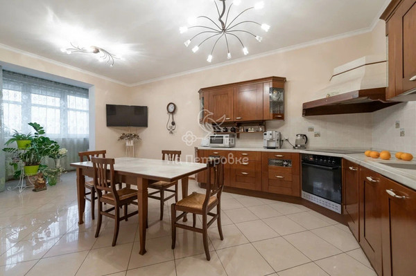 Продам многокомнатную квартиру, Давыдковская ул, 3, Москва г