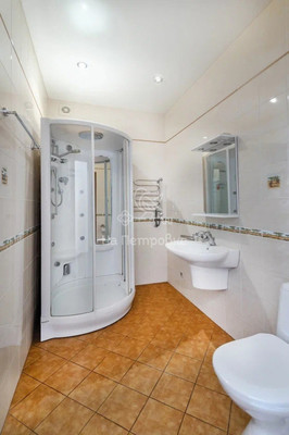 Продам многокомнатную квартиру, Давыдковская ул, 3, Москва г