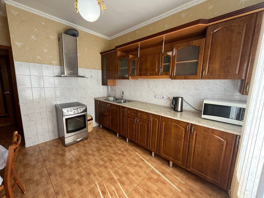 Продам двухкомнатную (2-комн.) квартиру, Гурзуфская ул, 8, Симферополь г