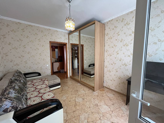 Продам двухкомнатную (2-комн.) квартиру, Гурзуфская ул, 8, Симферополь г