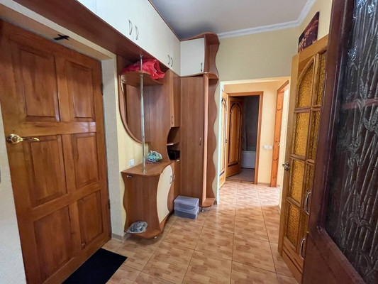 Продам двухкомнатную (2-комн.) квартиру, Гурзуфская ул, 8, Симферополь г
