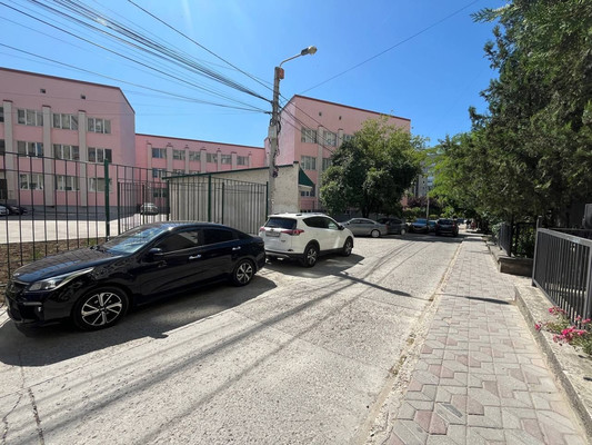 Продам двухкомнатную (2-комн.) квартиру, Гурзуфская ул, 8, Симферополь г