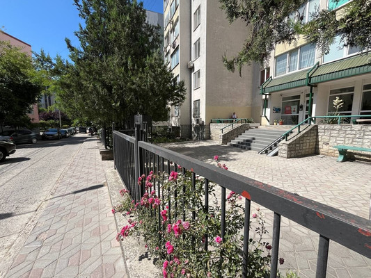 Продам двухкомнатную (2-комн.) квартиру, Гурзуфская ул, 8, Симферополь г