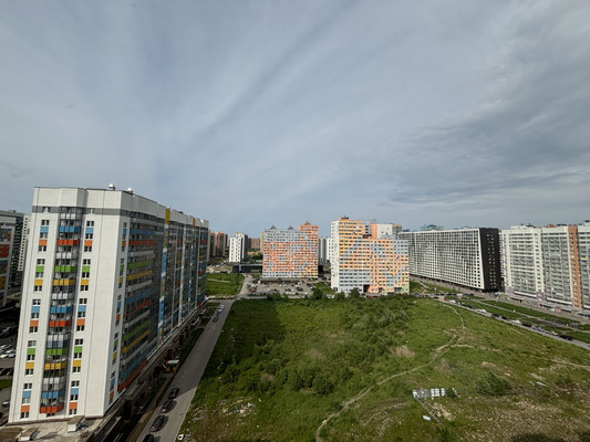 Продам двухкомнатную (2-комн.) квартиру, Петровский б-р, 6к2, Мурино п