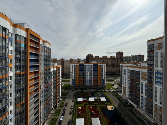 Продам двухкомнатную (2-комн.) квартиру, Петровский б-р, 6к2, Мурино п
