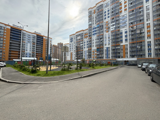 Продам двухкомнатную (2-комн.) квартиру, Петровский б-р, 6к2, Мурино п