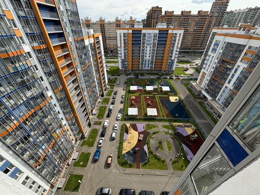 Продам двухкомнатную (2-комн.) квартиру, Петровский б-р, 6к2, Мурино п
