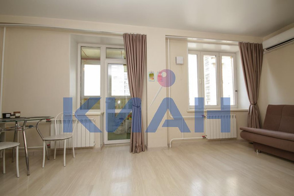 Продам однокомнатную (1-комн.) квартиру, Взлетная ул, 7Ж, Красноярск г