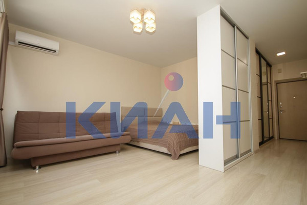 Продам однокомнатную (1-комн.) квартиру, Взлетная ул, 7Ж, Красноярск г