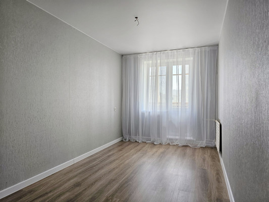 Продам трехкомнатную (3-комн.) квартиру, Моторостроителей ул, 10, Пермь г