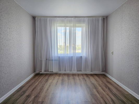 Продам трехкомнатную (3-комн.) квартиру, Моторостроителей ул, 10, Пермь г