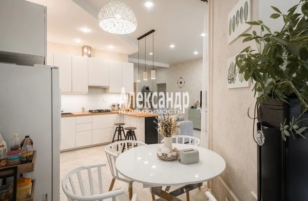 Продам трехкомнатную (3-комн.) квартиру, Большой П.С. пр-кт, 57/1, Санкт-Петербург г