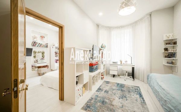Продам трехкомнатную (3-комн.) квартиру, Большой П.С. пр-кт, 57/1, Санкт-Петербург г