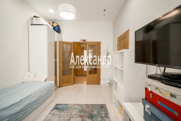 Продам трехкомнатную (3-комн.) квартиру, Большой П.С. пр-кт, 57/1, Санкт-Петербург г